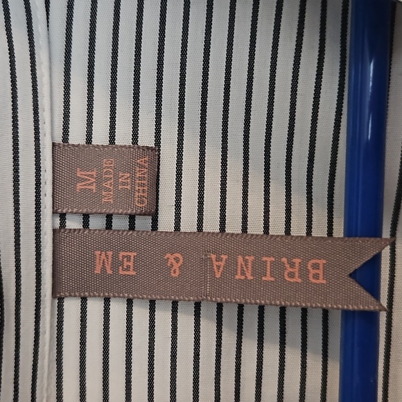 Bring & Em Button Top - Picture 2 of 3